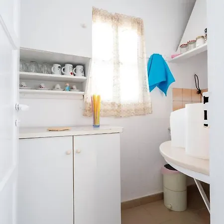 Апартаменты Parikia's Grandma Studio Парос