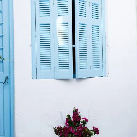 Parikia's Grandma Studio Apartman *